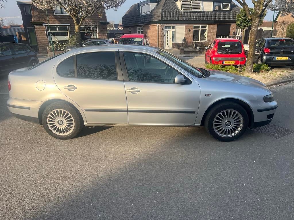 Seat Toledo 1.6 16V 77KW 2002 Grijs, Voorwielaandrijving, 4 cilinders, 49 €/maand, 1200 kg