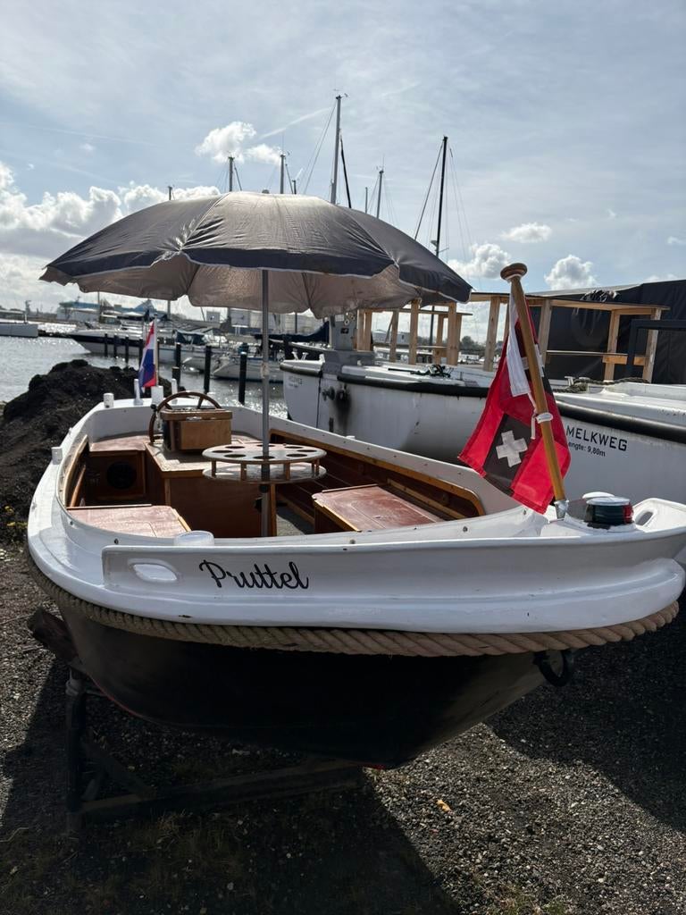Stalen “vlet” boot 6 mtr - oud rijkswaterstaat bootje, Watersport en Boten, Speedboten, Ophalen, Staal, Binnenboordmotor, 6 meter of meer