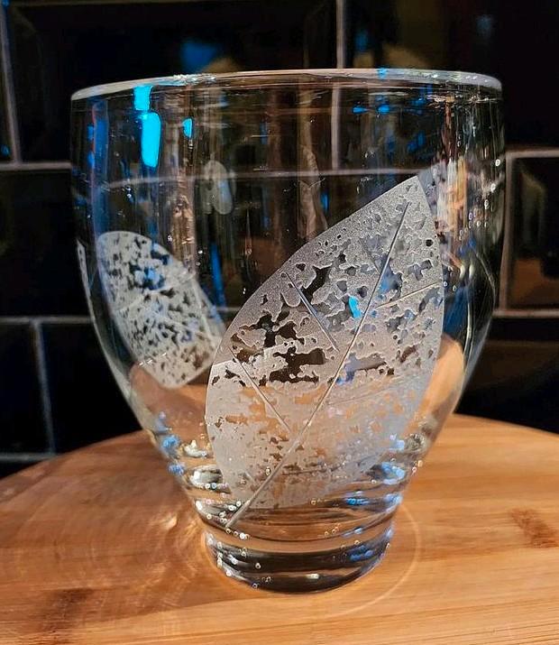 Kristallen Vaas mer etsering bladeren, Huis en Inrichting, Woonaccessoires | Vazen, Zo goed als nieuw, Overige kleuren, Minder dan 50 cm