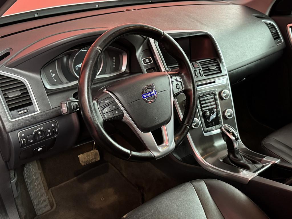 Volvo XC60 2.0 D4 FWD R-Design | Navigatie | Climate Control, Auto's, Gebruikt, 4 cilinders, 1634 kg, Leder