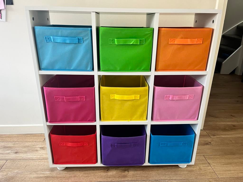 Wit kastje met 9 kleurrijke mandjes - Opbergruimte, Ophalen, Gebruikt