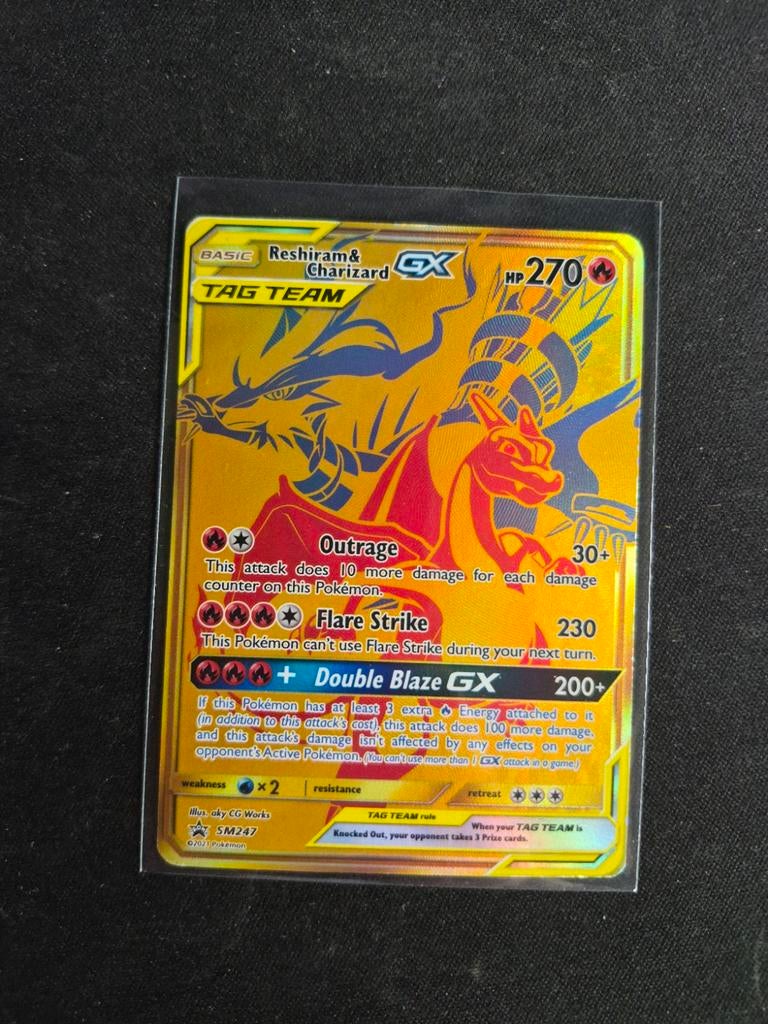 Reshiram & Charizard GX SM247, Ophalen of Verzenden, Gebruikt, Losse kaart, Foil