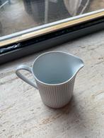 Witte porseleinen melkkan van Royal Porcelain, Ophalen