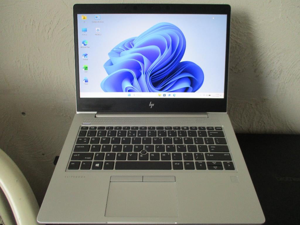 Nieuwe HP Windows  11 laptop met muis, Met videokaart, 2 tot 3 Ghz, Qwerty, 13 inch