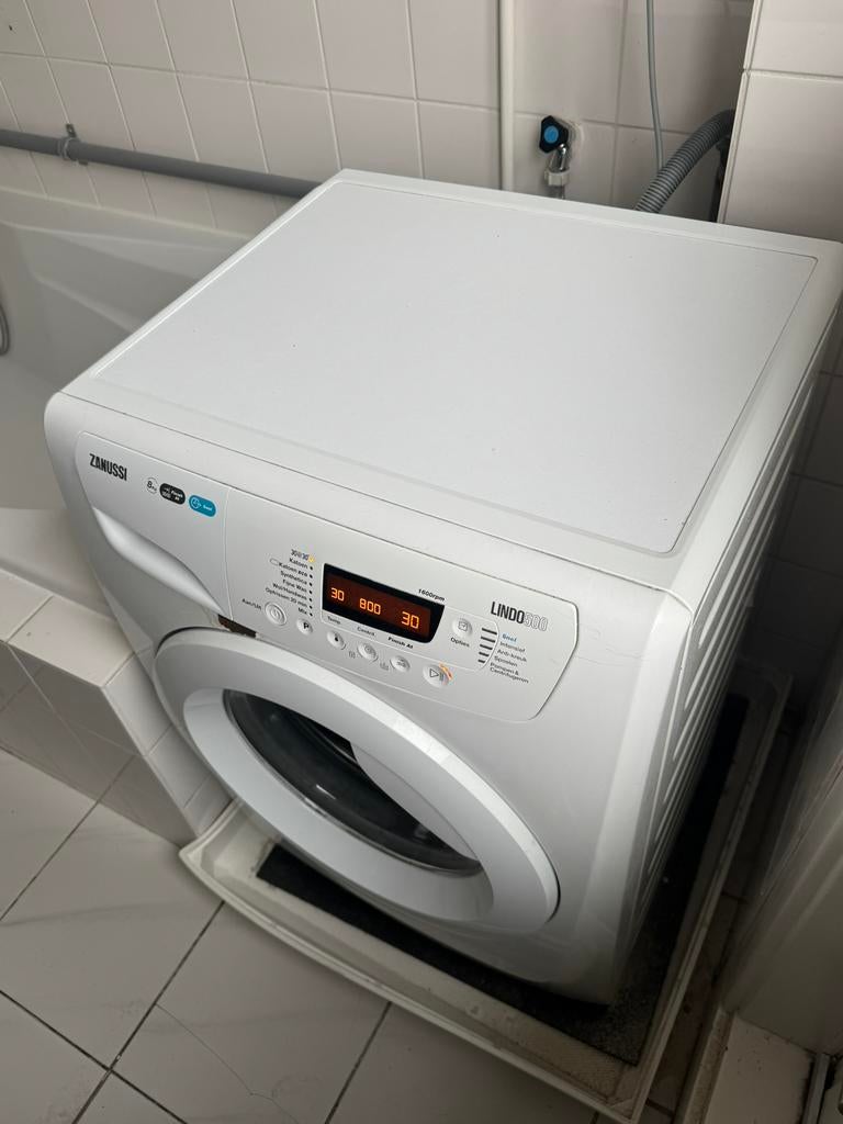 Zanussi wasmachine - gratis, Witgoed en Apparatuur, Wasmachines, Ophalen of Verzenden, Zo goed als nieuw, 1200 tot 1600 toeren
