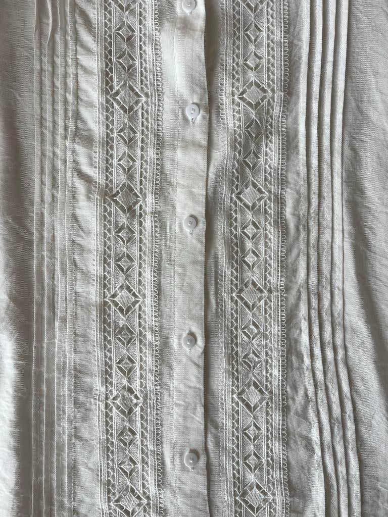 Witte Blouse met Romantisch Kant en Opstaand Boordje, Kleding | Dames, Blouses en Tunieken, Ophalen of Verzenden, Nieuw, Maat 42/44 (L)