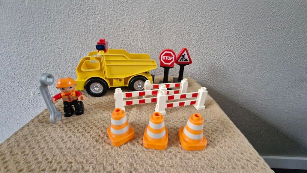 DUPLO truck voor wegwerkzaamheden met toebehoren, Ophalen of Verzenden, Gebruikt, Complete set, Duplo