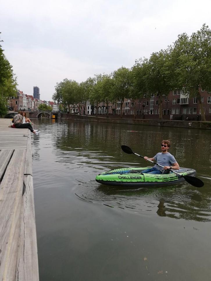 Intex Challenger K1 opblaasbare kajak met peddel en pomp, Watersport en Boten, Kajaks, Zo goed als nieuw, 1-persoons, Opblaasbaar