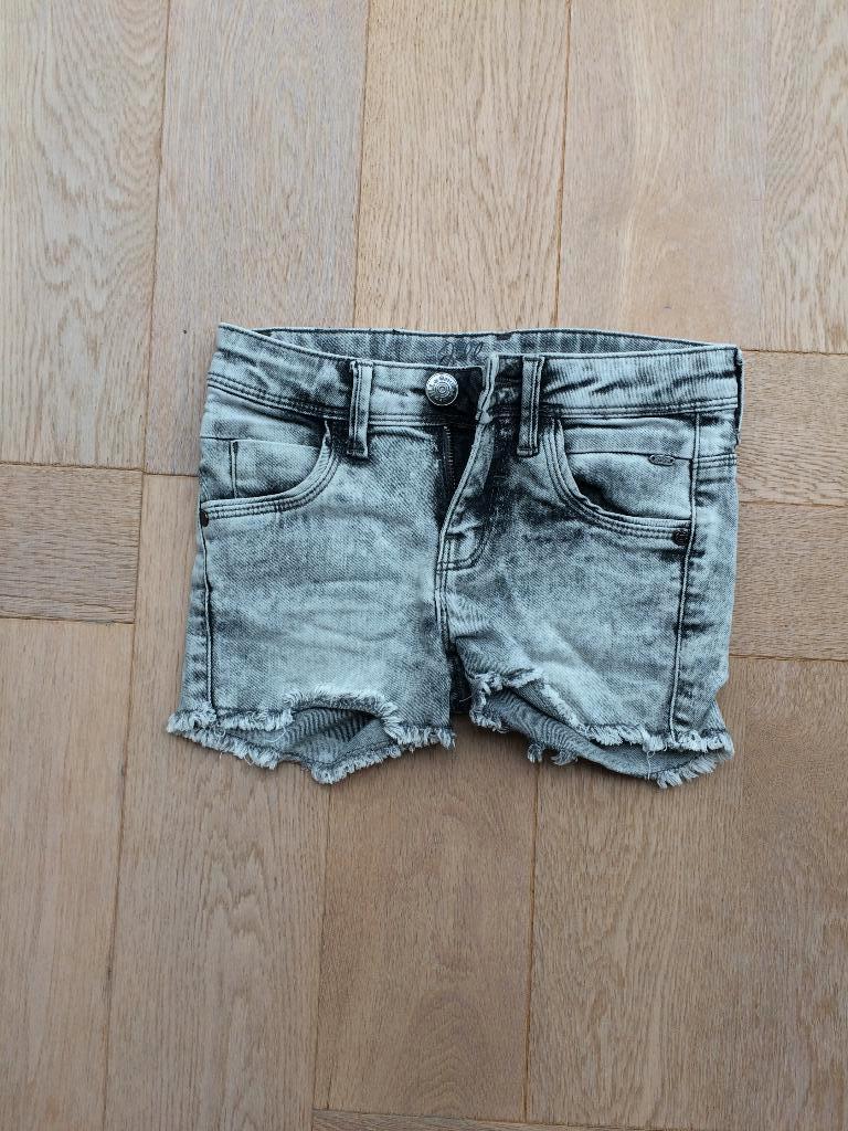 ZGAN stoere grijze stonewash denim korte broek Jill 122/128, Kinderen en Baby's, Kinderkleding | Maat 122, Broek, Meisje, Ophalen of Verzenden