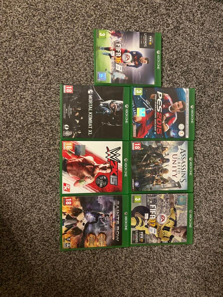 Xbox One Game Bundel - 7 Games (FIFA, Mortal Kombat, AC), Gebruikt, Vanaf 18 jaar, Eén computer, Ophalen of Verzenden