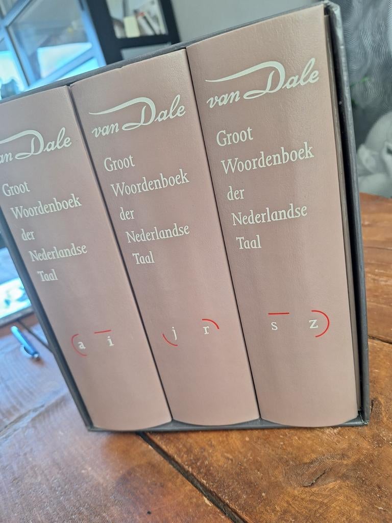Dikke Van Dale Groot woordenboek der Nederlandse taal, Verzenden, Gelezen, Van Dale, Nederlands