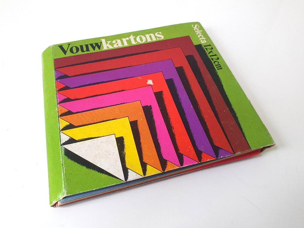 vouwblaadjes, vouw papier/ karton, €2,50 inclusief verzenden, Verzenden, Zo goed als nieuw, Knutselwerk