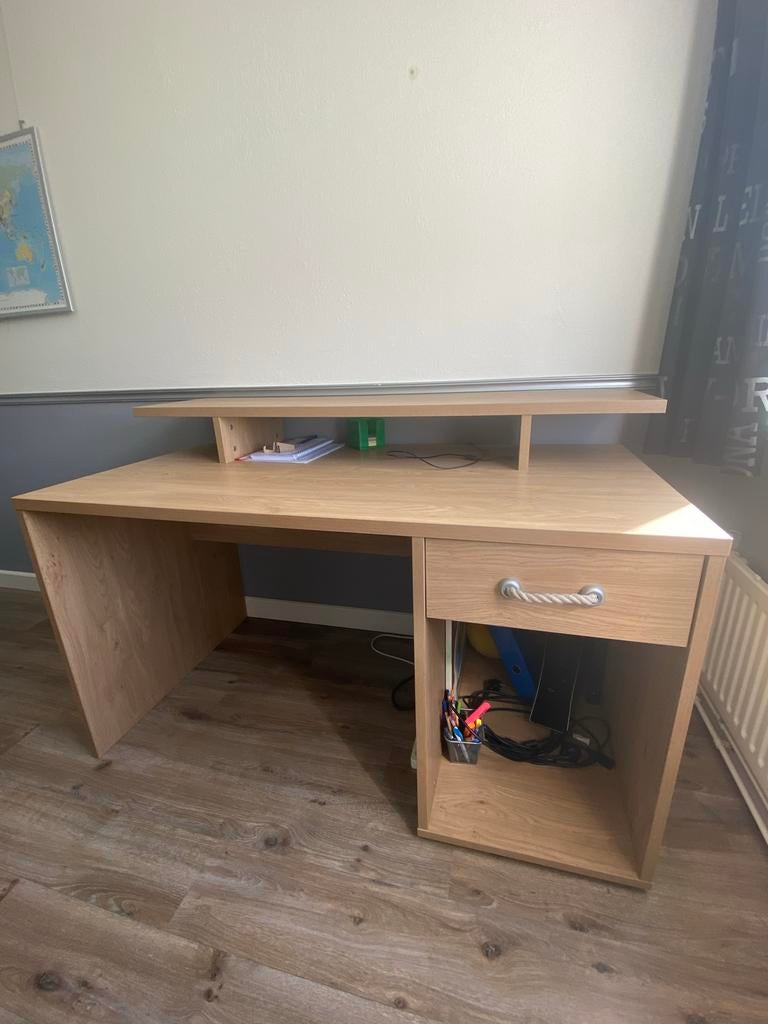 Houten bureau met opzetstuk en lade, Huis en Inrichting, Bureaus, Zo goed als nieuw, Computerbureau, Overige merken, Modern, Hout