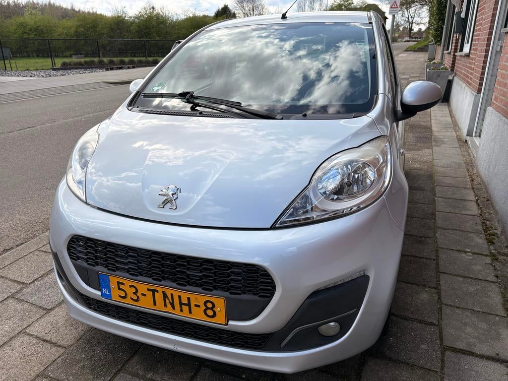 Peugeot 107 1.0 12V 5DR 2-TRONIC 2012 Bieden vanaf 4500 !, 4 stoelen, 68 pk, Origineel Nederlands, Particulier