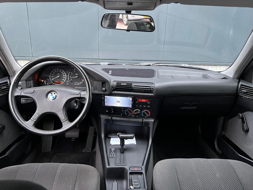 BMW 5-serie 520i Executive * Aut * Xenon * 1e eigenaar *, Automaat, Gebruikt, Zwart, 150 pk