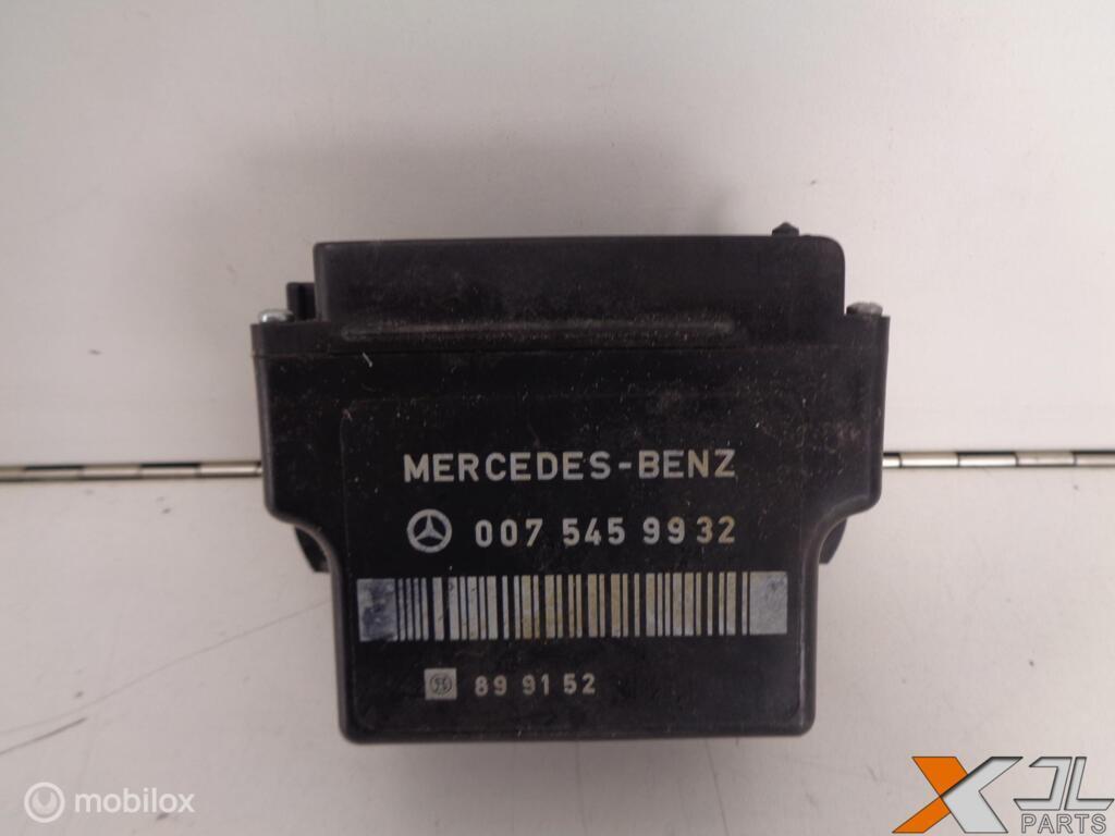 W124 E-KLASSE GLOEIRELAIS 250D A0075459932, Gebruikt, Mercedes-Benz, Ophalen of Verzenden, Mercedes-Benz