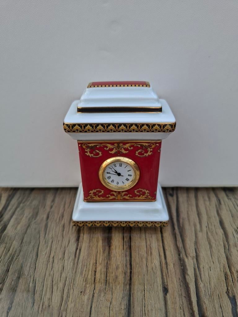 Rosenthal Versace Medusa klokje, Ophalen