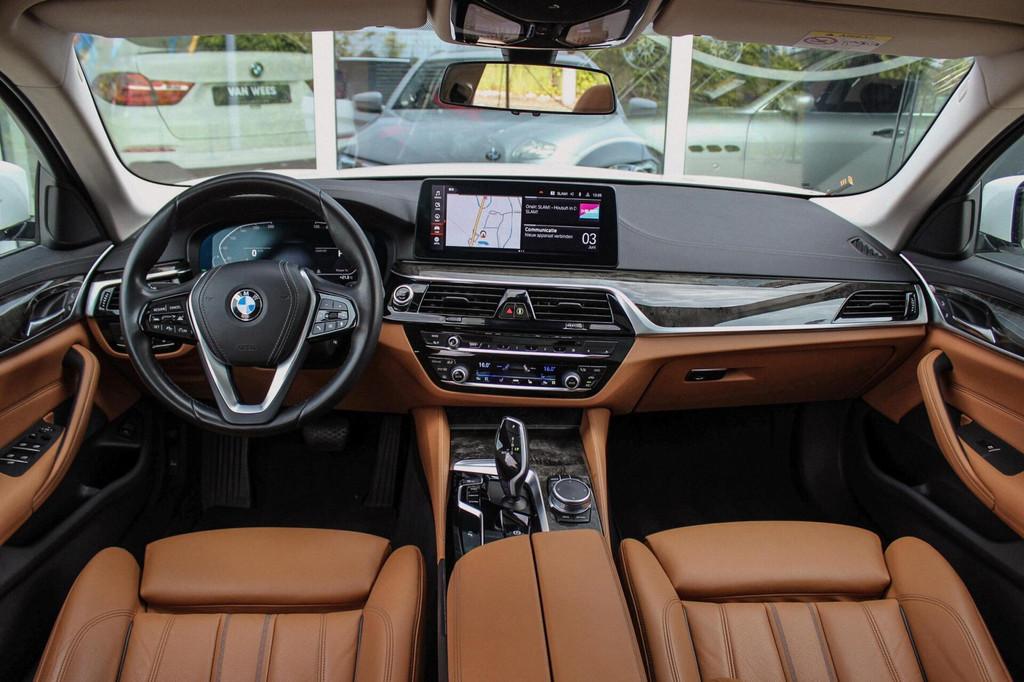 BMW 5-serie Touring 540i xDrive High Executive Luxury-Line |, Auto's, BMW, USB, Gebruikt, Euro 6, 2000 kg