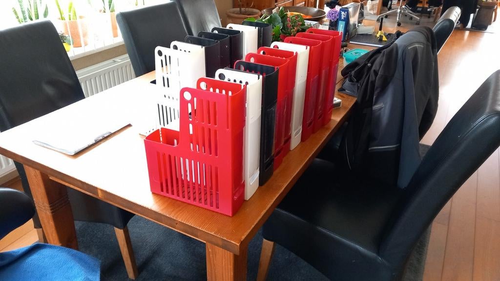 Gratis lektuurbakken - diverse kleuren, Huis en Inrichting, Woonaccessoires | Krantenbakken en Lectuurbakken, Ophalen of Verzenden