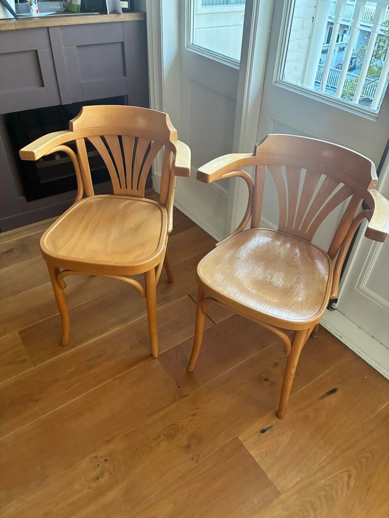 Twee houten vintage eettafelstoelen, Huis en Inrichting, Stoelen, Ophalen, Gebruikt, Twee, Overige kleuren