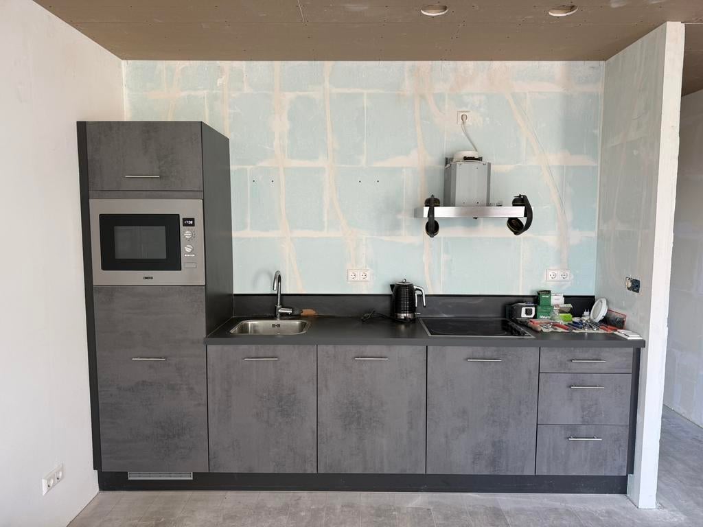 Keuken te koop!, Huis en Inrichting, Keuken | Complete keukens, Ophalen, Zo goed als nieuw, Grijs, Enkelwandige keuken