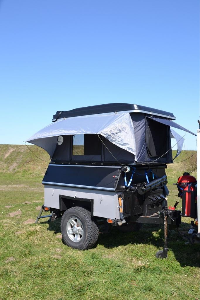 Sankey trailer met opbouw en daktent, Ophalen of Verzenden