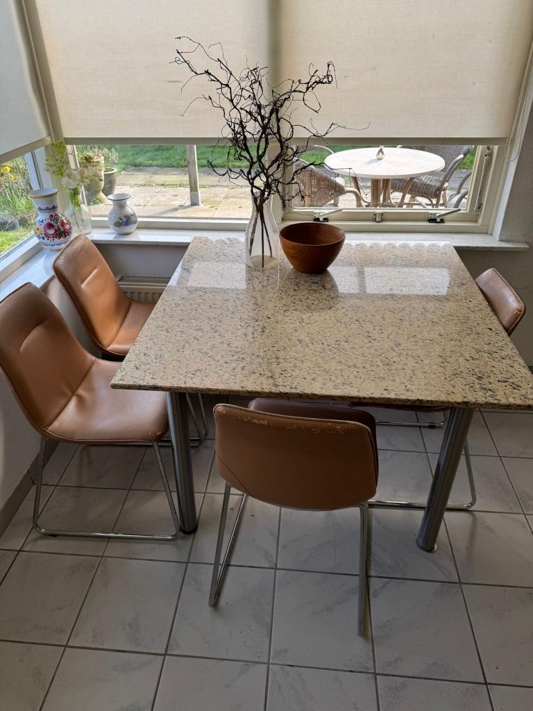 Eettafel, Huis en Inrichting, Tafels | Eettafels, Overige materialen, 50 tot 100 cm, Vierkant, Zo goed als nieuw