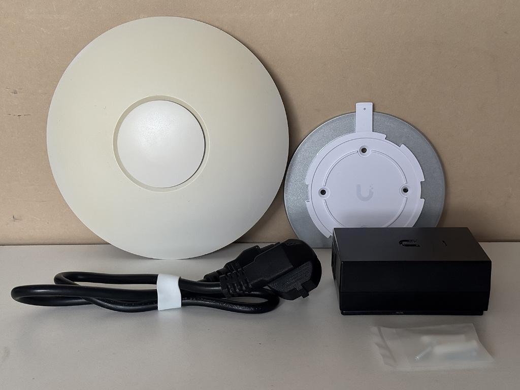 Ubiquiti UAP AC LR Wi-Fi Access Point, Computers en Software, Accesspoints, Ophalen of Verzenden, Gebruikt, Ubiquiti Networks