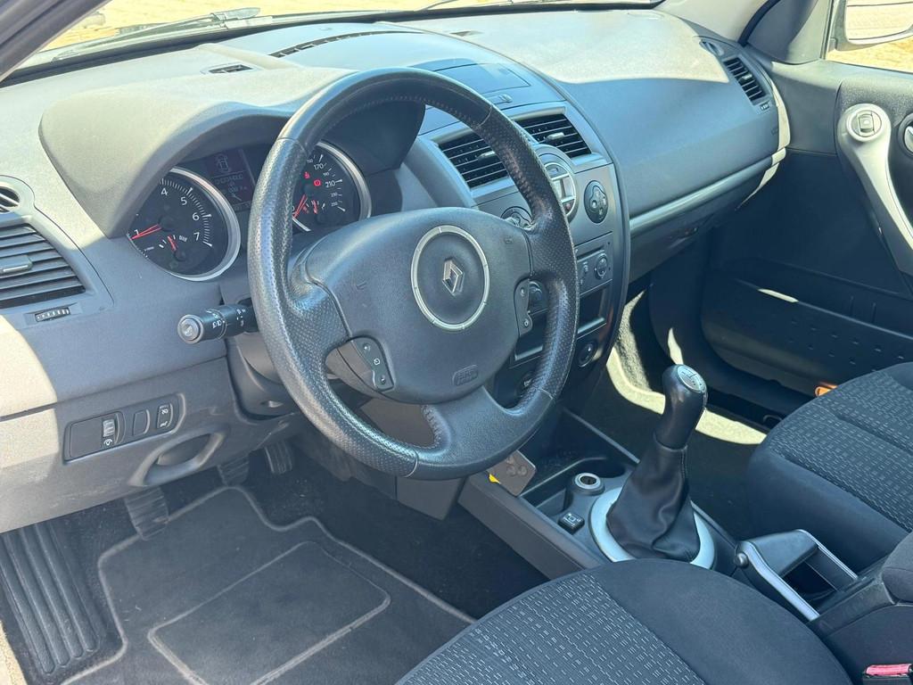 Renault Mégane Grand Tour 1.6-16V LPG G3, TREKHAAK, CRUISE, Voorwielaandrijving, Stof, Gebruikt, Zwart