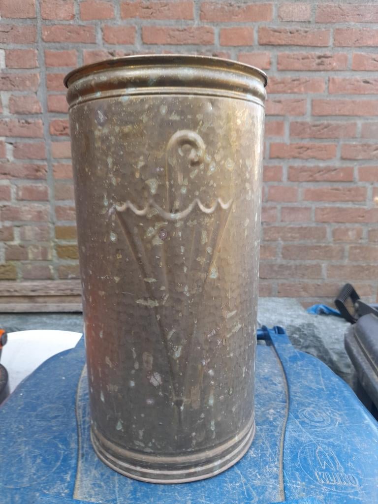 Antieke koperen paraplubak met paraplu decoratie, Ophalen
