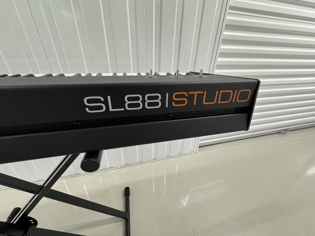 GLOEDNIEUWE SL88 KEYBOARD, Muziek en Instrumenten, 88 toetsen, Nieuw, Midi-aansluiting, Ophalen