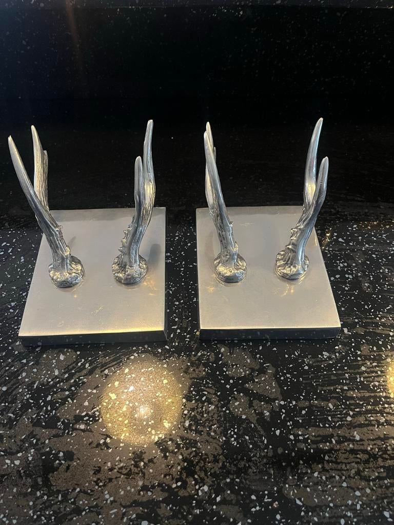 Twee zilverkleurige gewei-achtige wandhaken van Pols Potten, Antiek en Kunst, Ophalen of Verzenden