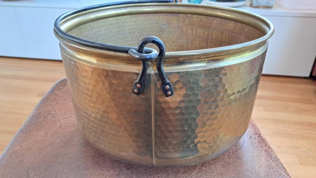 Antieke bronzen/koperen ketel, haardhoutbak of plantenbak, Ophalen, Brons