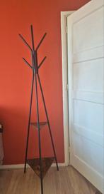 Mooie staande kapstok met plankjes, Huis en Inrichting, Woonaccessoires | Kapstokken, Ophalen