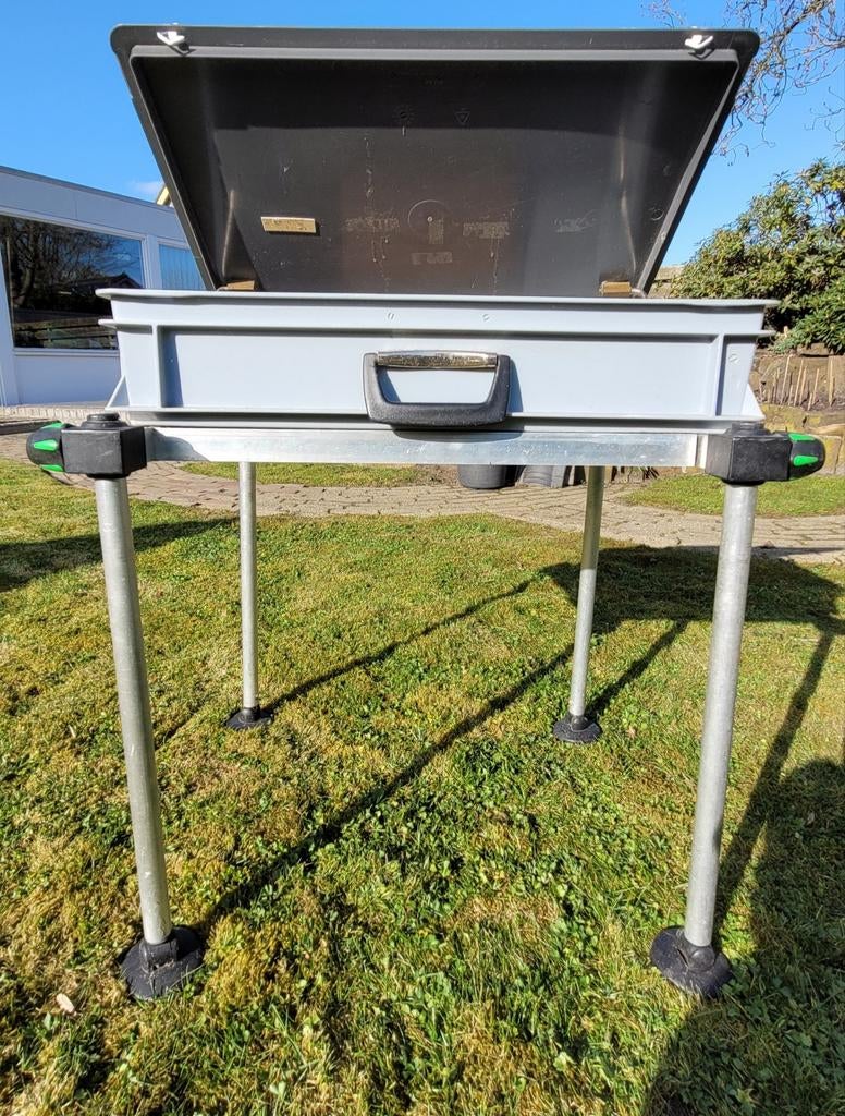 Aasbak en aastafel uitschuifbaar & verstelbaar met deksel, Ophalen, Gebruikt