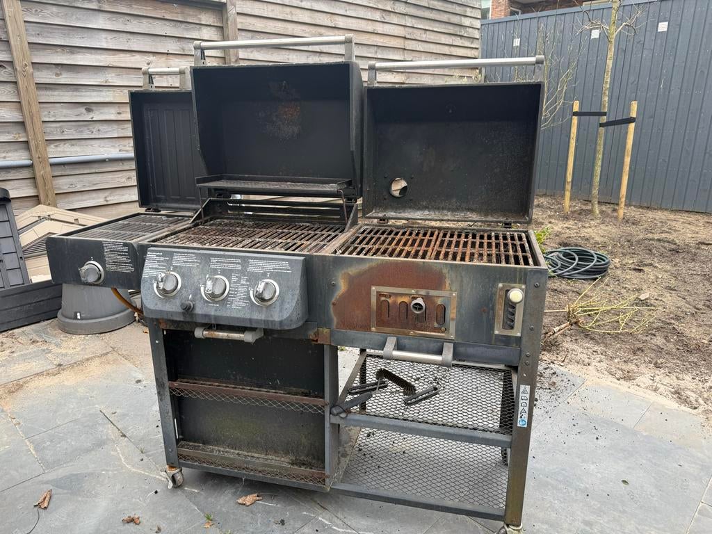 Grote BBQ met 2 kookzones en zijbrander, Tuin en Terras, Gasbarbecues, Ophalen of Verzenden, Gebruikt