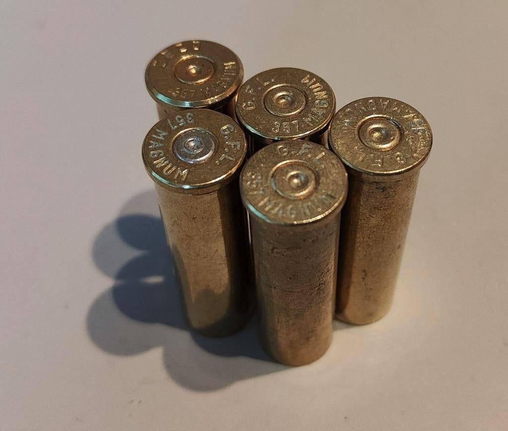 5 LEGE hulzen in het kaliber 357 magnum, Verzamelen, Militaria | Algemeen, Ophalen of Verzenden, Landmacht, Overige gebieden, Hulzen of Bodemvondsten