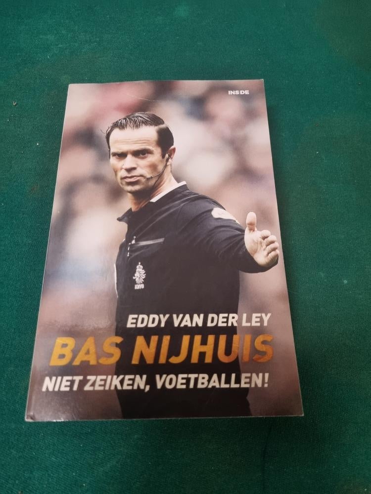 boek bas nijhuis niet zeiken voetballen, Ophalen of Verzenden