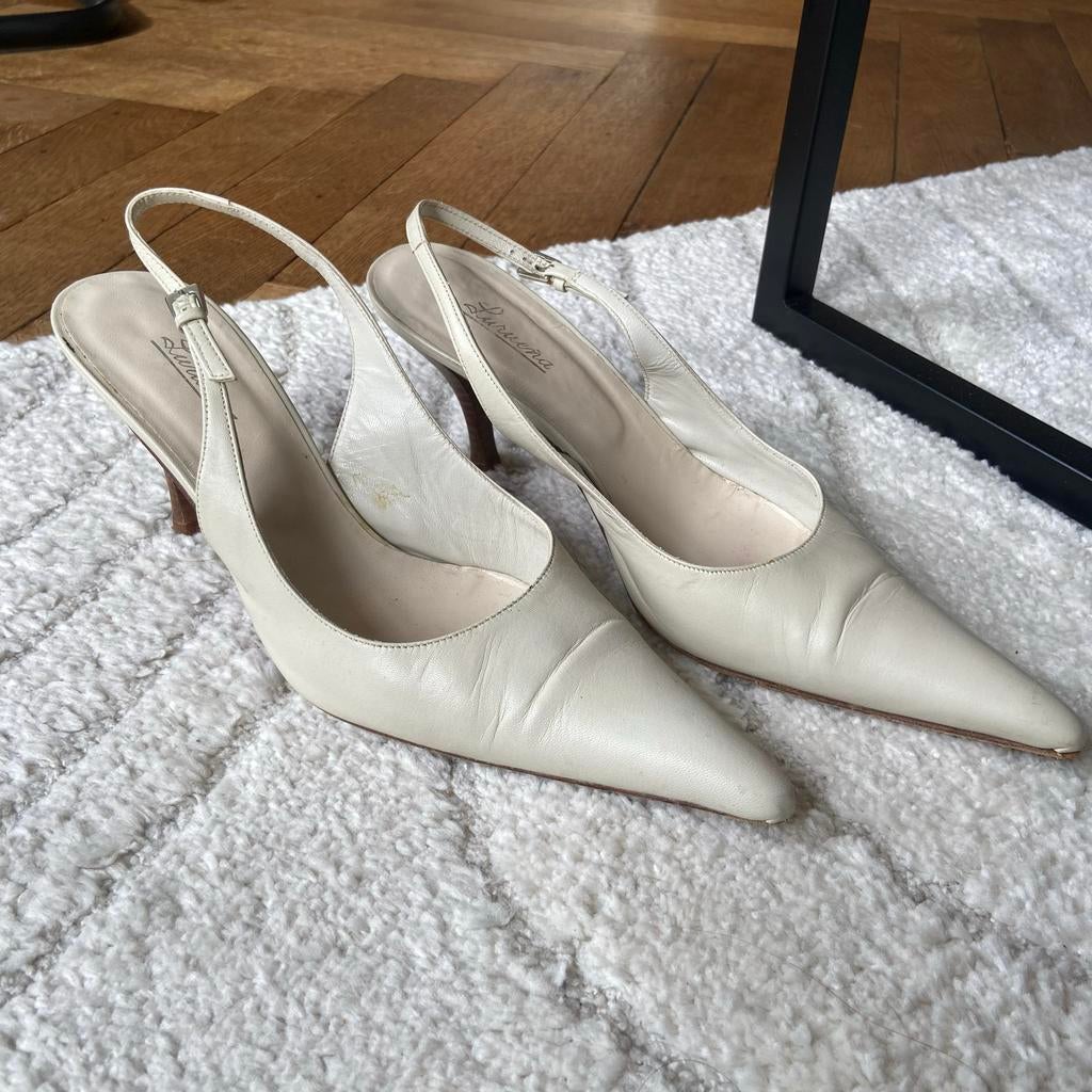 Vintage witte crème kitten heels, Kleding | Dames, Schoenen, Ophalen, Gedragen, Wit, Pumps