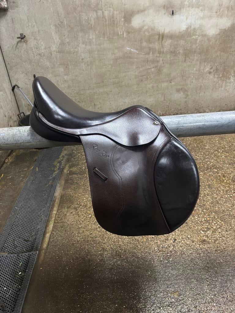 Seabiss springzadel 18 inch met verwisselbaar kopijzer, Dieren en Toebehoren, Paarden en Pony's | Zadels, Ophalen of Verzenden