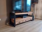 StoerTV meubel van mangohout en metaal, Huis en Inrichting, Kasten | Televisiemeubels, Overige houtsoorten, 100 tot 150 cm, Industrieel, Modern