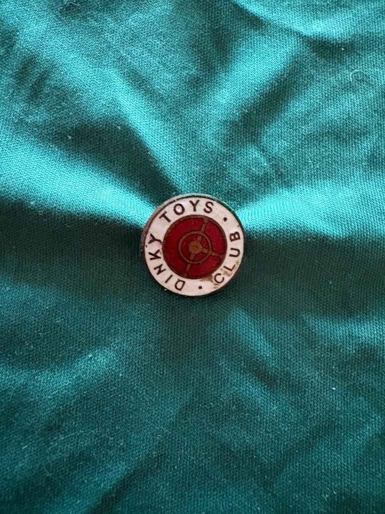 Speldje Dinky toys club speld vintage, Ophalen of Verzenden, Gebruikt, Overige onderwerpen