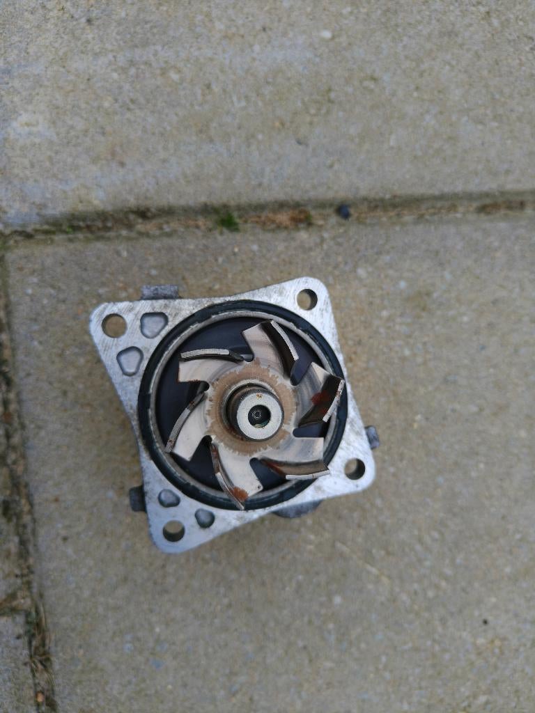 Waterpomp Mitsubishi Colt 1.3 origineel, Auto-onderdelen, Ophalen of Verzenden, Gebruikt, Mitsubishi