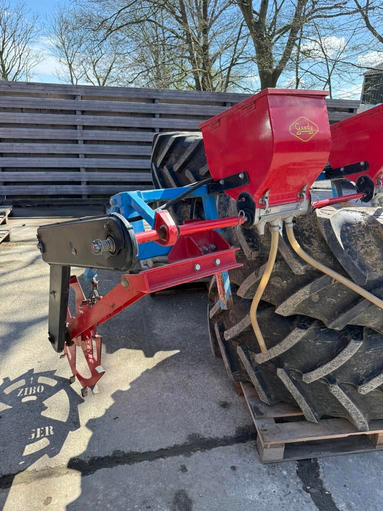 Granulaat strooier /  nieuwe advertentie, Ophalen, Akkerbouw, Grondbewerking
