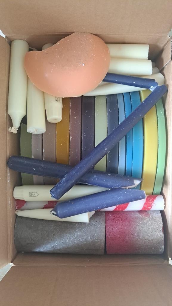 9.5 kg Diverse kleuren kaarsvet, Overige materialen, Gebruikt, Crème, Ophalen of Verzenden