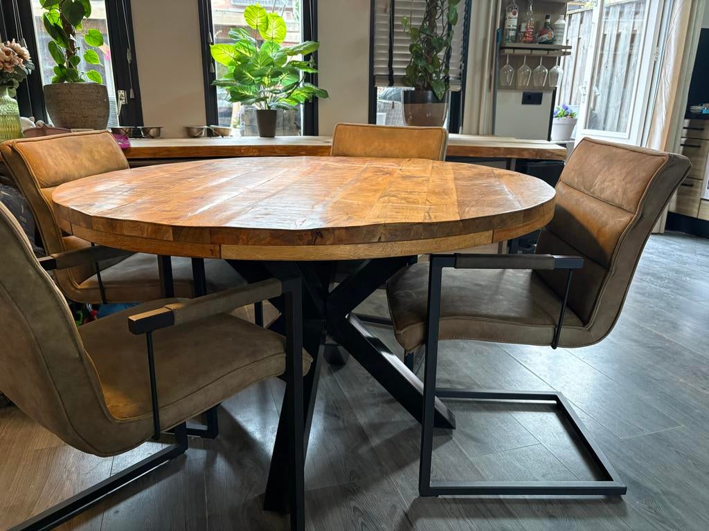 Mangohouten eettafel 130cm met stalen matrixpoot, Huis en Inrichting, Tafels | Eettafels, Gebruikt, 100 tot 150 cm, Vier personen