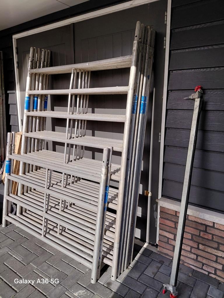 Layher rolsteiger 8,20 mtr hoog., Ophalen of Verzenden, Zo goed als nieuw, Rolsteiger of Kamersteiger, 5 meter of hoger