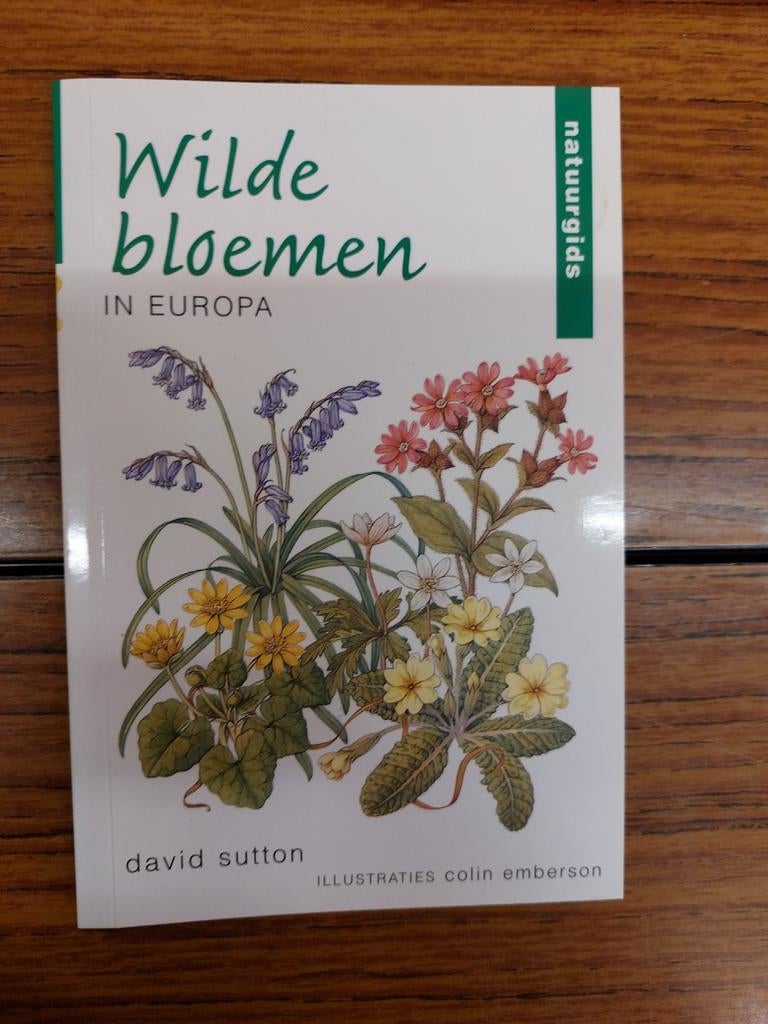 Wilde bloemen in Europa- David Sutton, Ophalen of Verzenden, Zo goed als nieuw, Bloemen, Planten en Bomen