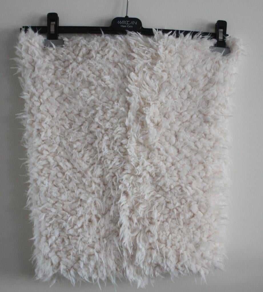 witte fluffy sjaal, Kleding | Dames, Mutsen, Sjaals en Handschoenen, Ophalen of Verzenden, Gedragen, Maat 46/48 (XL) of groter