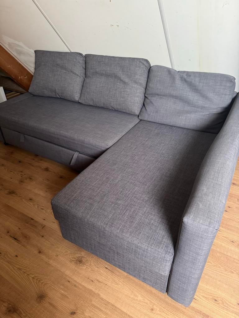 Grijze hoekbank met slaapfunctie en opbergruimte, Ophalen, 100 tot 125 cm, Hoekbank, Driepersoons